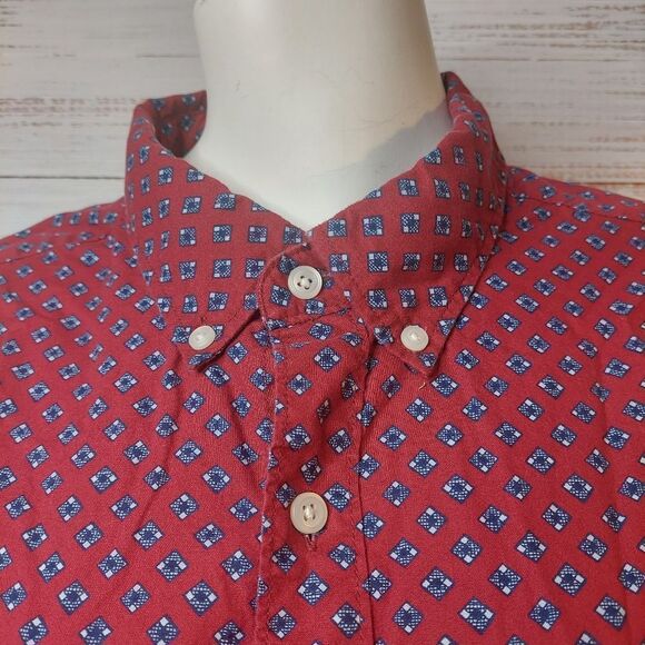 American Eagle Outfitters Red Patterned Casual Button Down Shirt - Picture 3 of 14